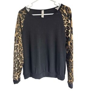 Candy Rose Medium Leopard Print Sleeve Black Top
